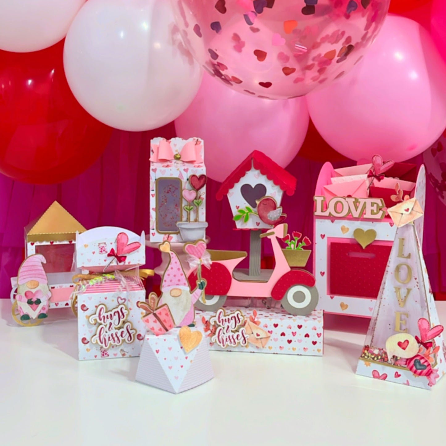 Valentine set party favor boxes